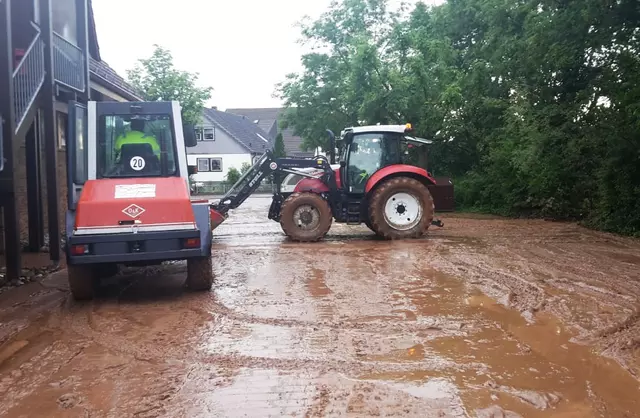 Starkregen und Hagel verursachten Überflutungen in Odenheim und Tiefenbach