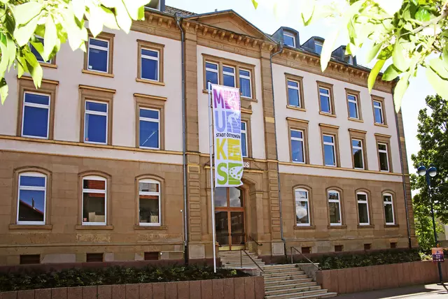 Die Musik- und Kunstschule der Stadt Östringen (Foto) organisiert den Unterricht für aktuell rund 1.200 Schülerinnen und Schüler