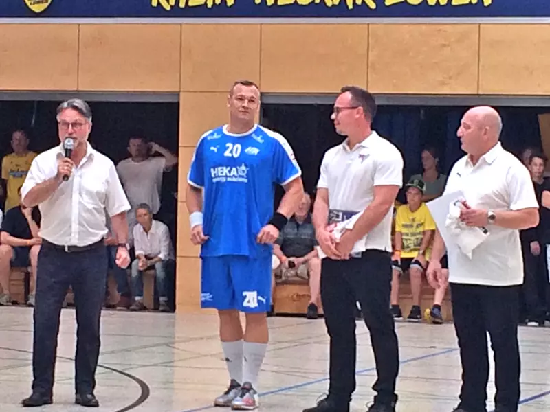 Die Löwen begeisterten die Handballfreunde / Herzliches Willkommen für Christian Zeitz